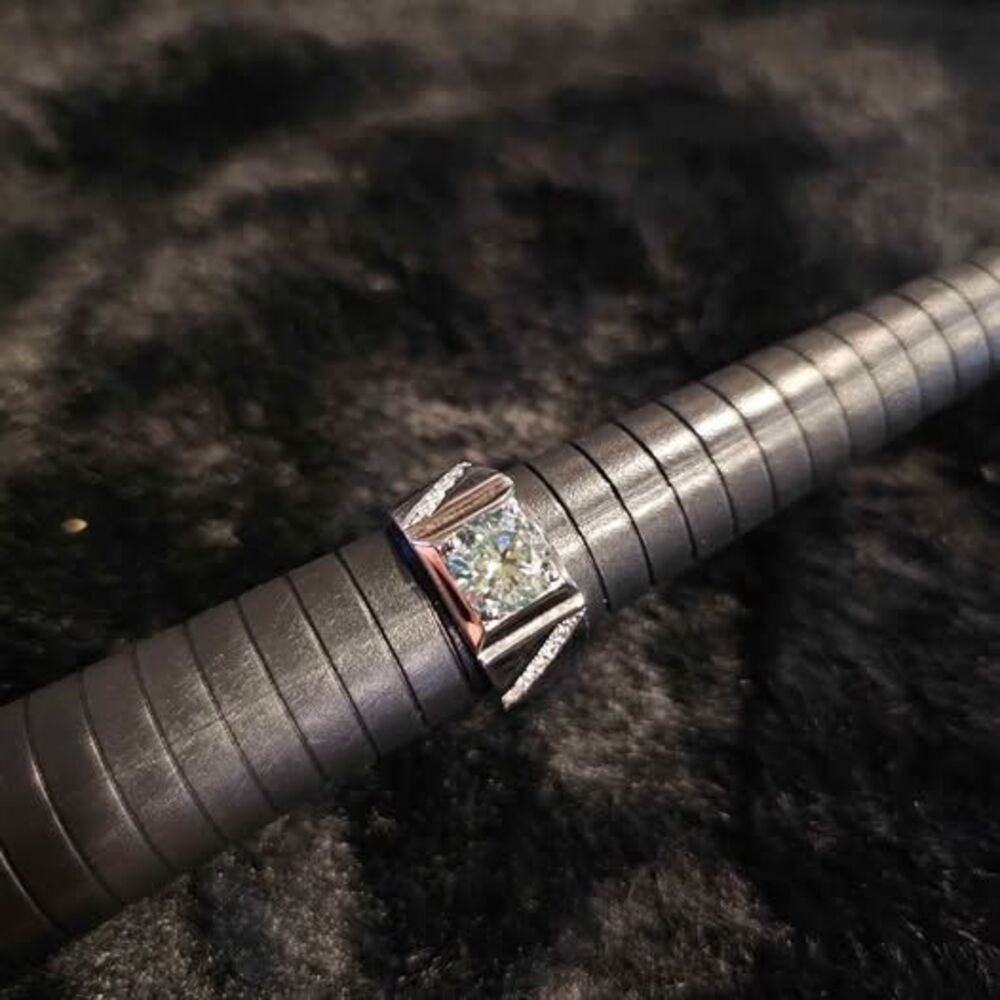 Unisex 2.0CTW VVSD Turquoise colored Moissanite band, size 8.